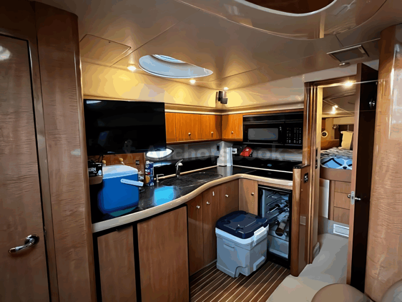 Cabo Luxury Yacht Charter – Private Crew & Snorkeling Adventure | AnchorsBook Photo Cabo Luxury Yacht Charter – Private Crew & Snorkeling Adventure