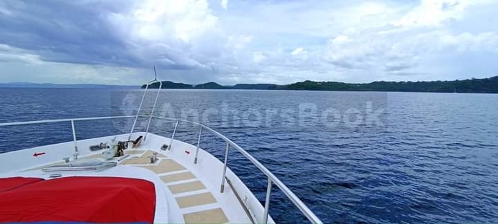 6 Hour Yacht Charter in Guanacaste - Crew & Food Included | AnchorsBook Photo 6 Hour Yacht Charter in Guanacaste - Crew & Food Included