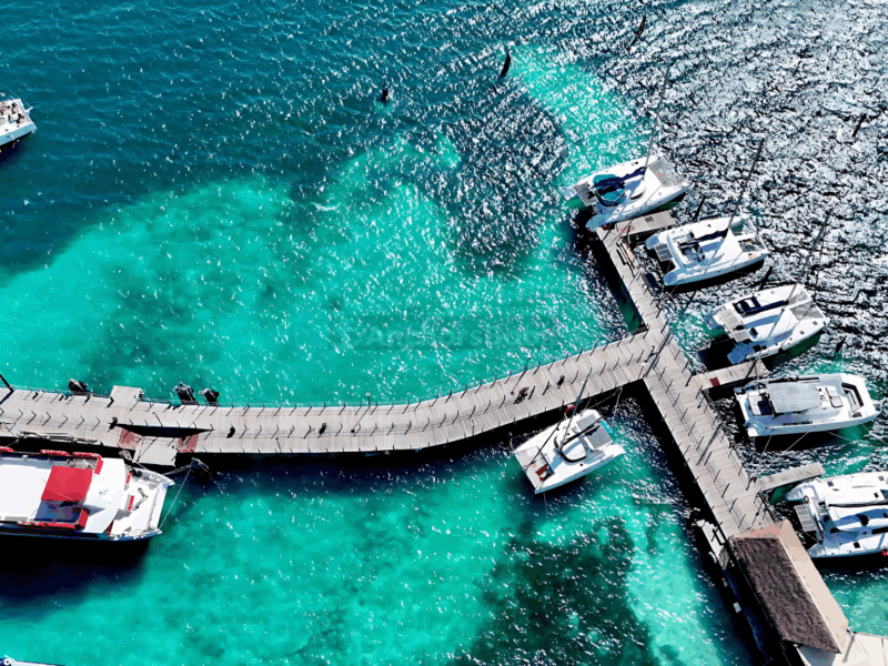 Cancún Private Catamaran to Isla Mujeres with Snorkeling & Lunch | AnchorsBook Photo Cancún Private Catamaran to Isla Mujeres with Snorkeling & Lunch