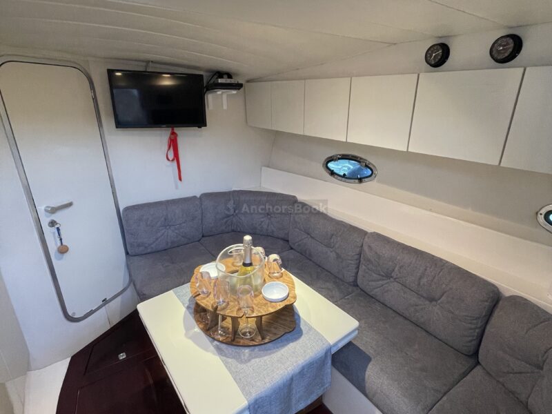 Pershing 33ft - 7 Hour Yacht Charter on the Amalfi Coast | AnchorsBook Photo Pershing 33ft - 7 Hour Yacht Charter on the Amalfi Coast