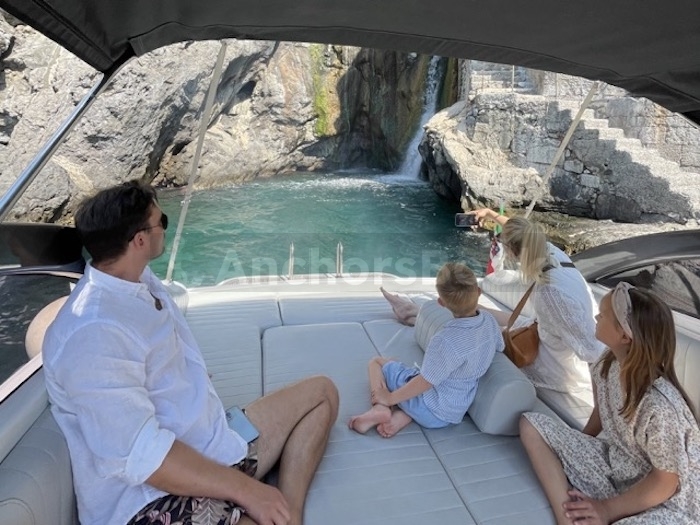 Pershing 33ft - 7 Hour Yacht Charter on the Amalfi Coast | AnchorsBook Photo Pershing 33ft - 7 Hour Yacht Charter on the Amalfi Coast