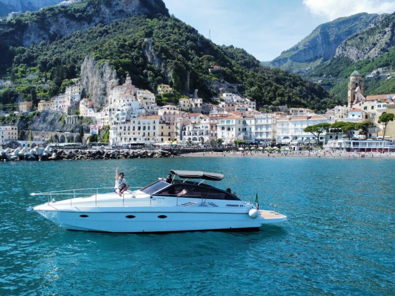 Pershing 33ft - 7 Hour Yacht Charter on the Amalfi Coast | AnchorsBook Photo Pershing 33ft - 7 Hour Yacht Charter on the Amalfi Coast