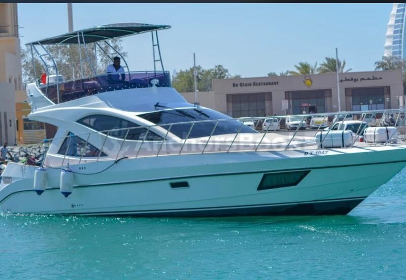 44 FEET LUXURY YACHT | AnchorsBook Photo 44 FEET LUXURY YACHT