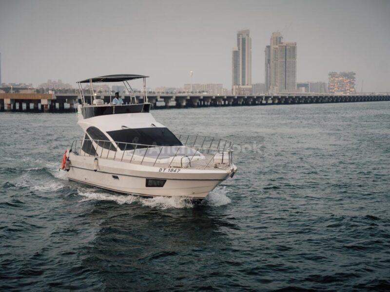 44 FEET LUXURY YACHT | AnchorsBook Photo 44 FEET LUXURY YACHT